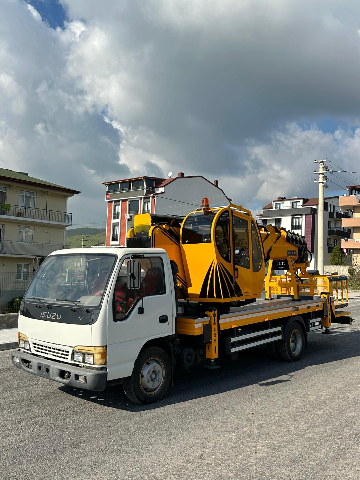 25 Metre Sepetli Platform